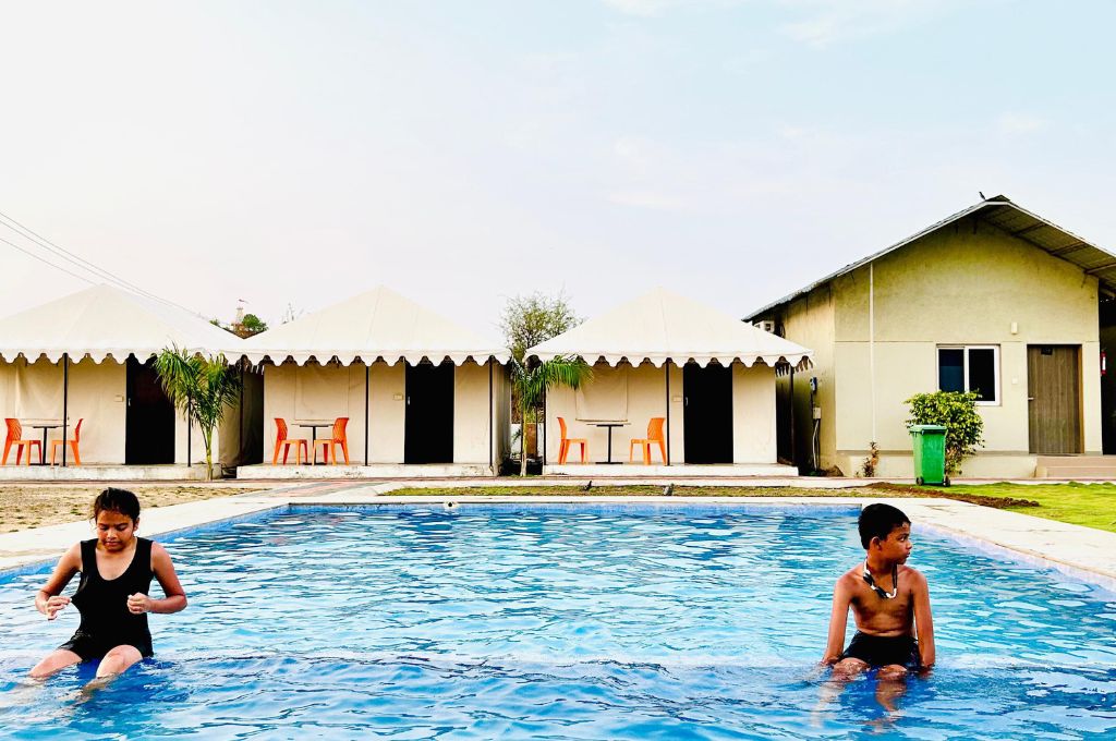 Resort near statue of unity