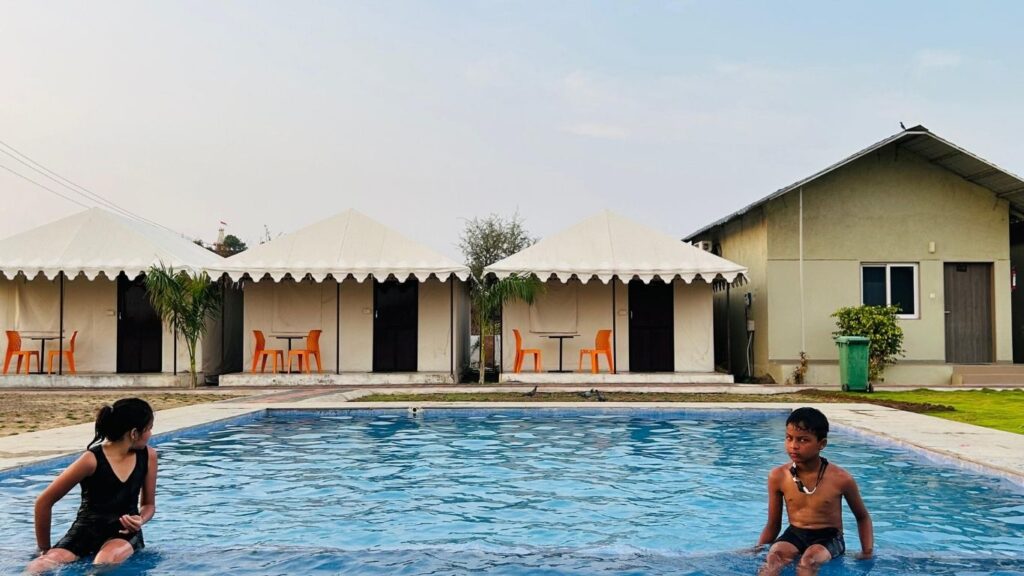 Budget hotel near statue of unity